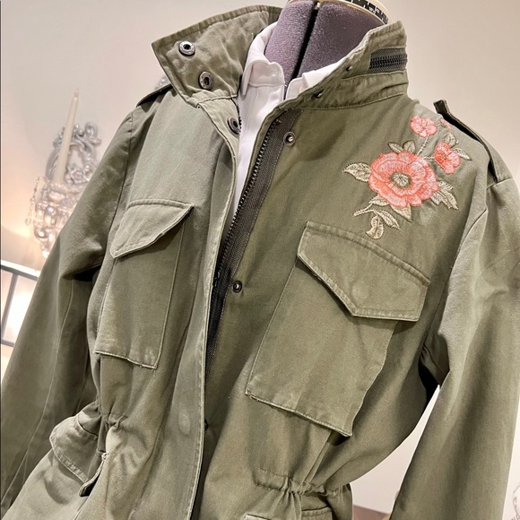 En Creme Jackets & Blazers - En Creme Khaki Green Floral Cargo Utility Jacket